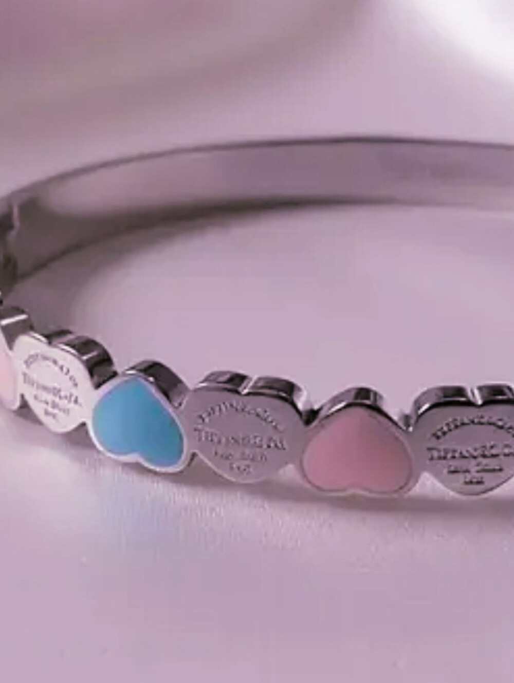 *🩷🩵GLORIOUS HEART T* LINK BLUE+PINK Enamel BANGLE BRACELET🩷🩵 - Picture 4 of 4